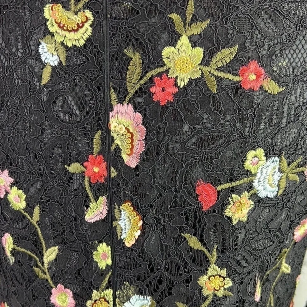 TAHARI by Arthur Levine Floral Embroidered Mini Dress Bell Sleeve Black Sz 2 EUC - Picture 4 of 9